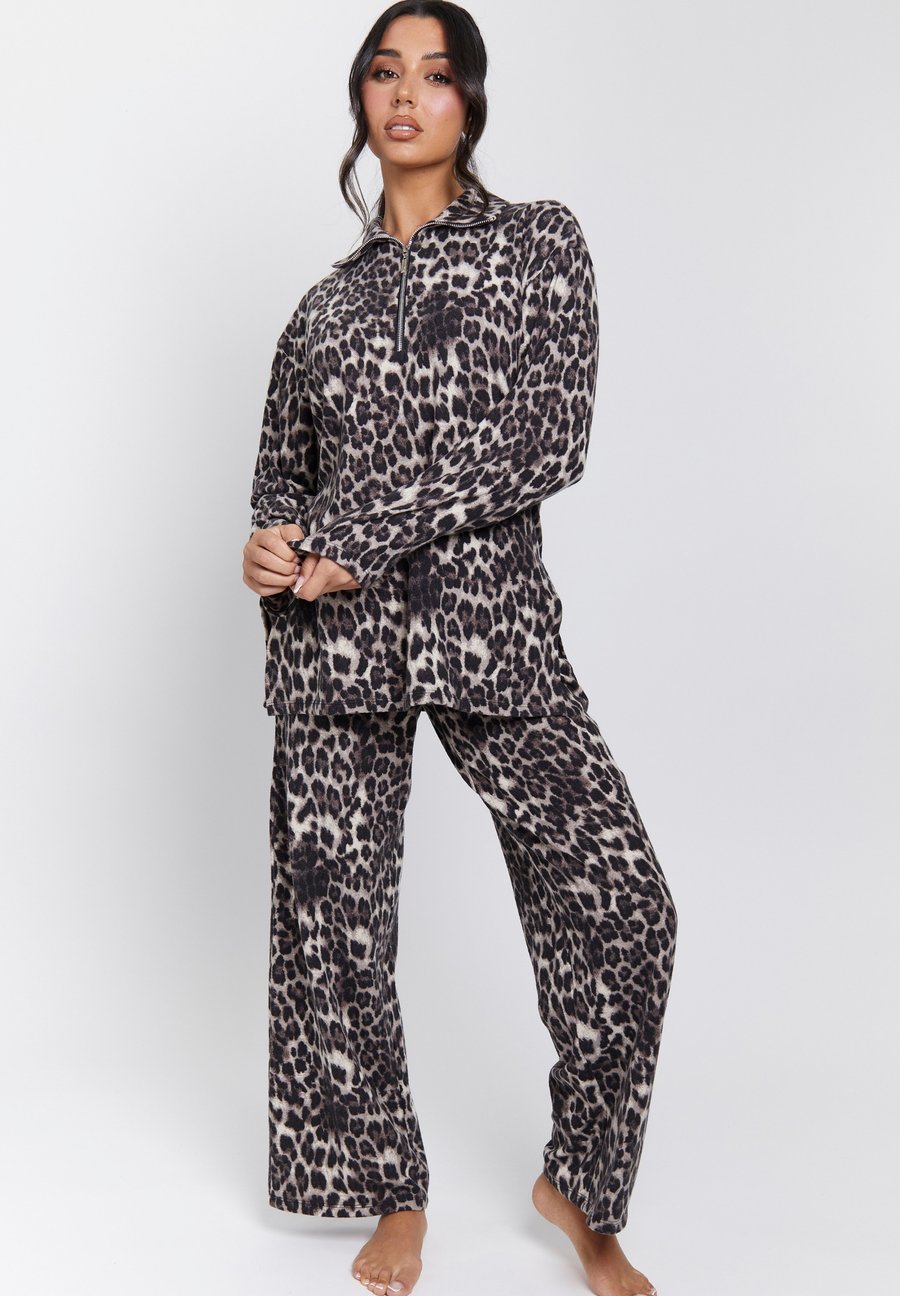 Пижамный комплект Loungeable LEOPARD PRINT ZIP WIDE LEG SET, Multi/Brown
Пижамный комплект Loungeable LEOPARD PRINT ZIP WIDE LEG SET, Multi/Brown
