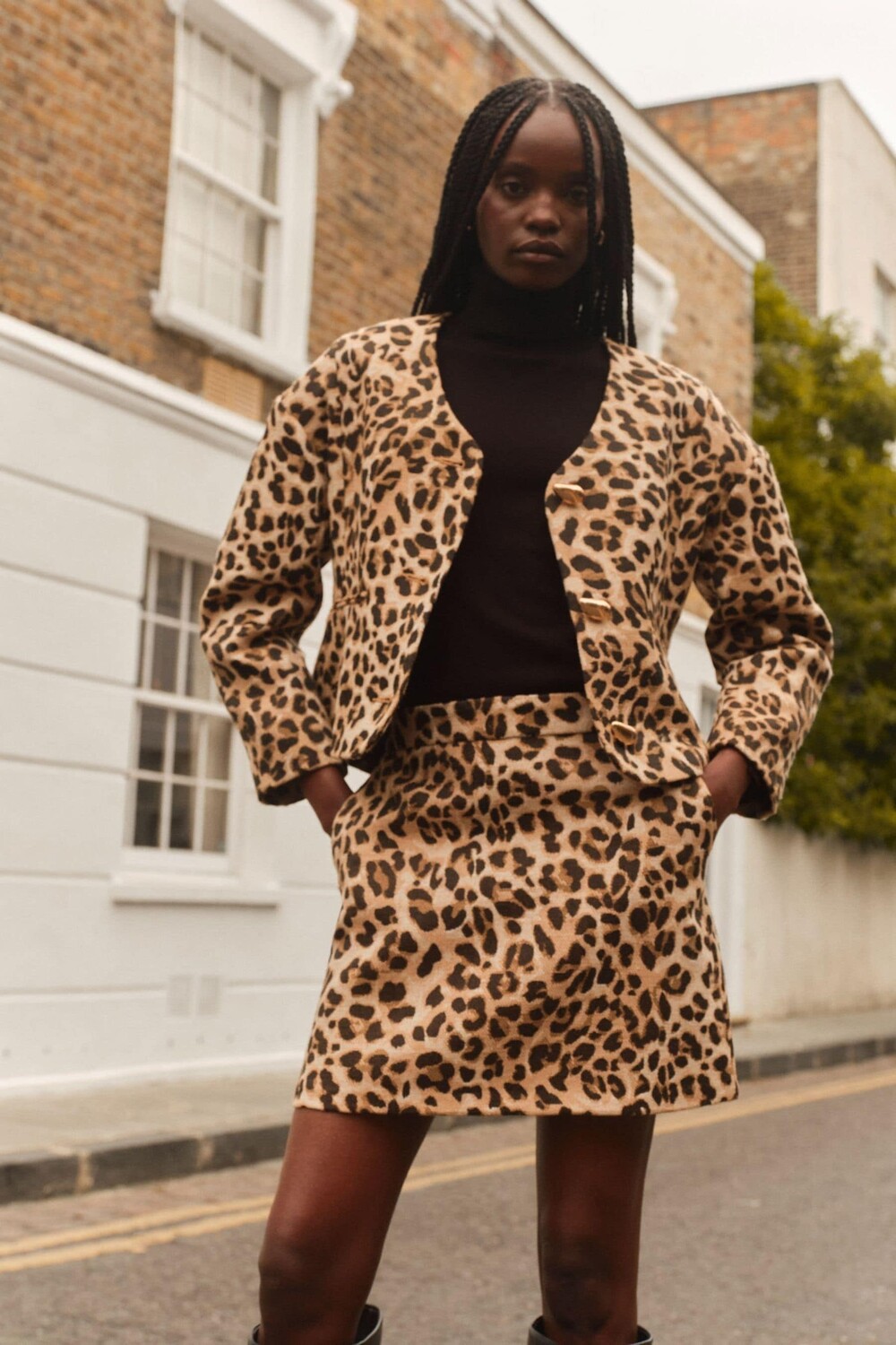 Леопардовая скульптурная куртка кокон River Island, коричневый
Леопардовая скульптурная куртка кокон River Island, коричневый