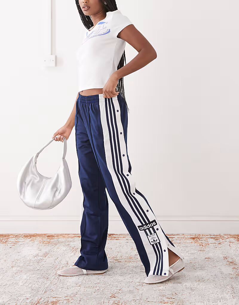 Спортивные брюки Adidas Originals Adibreak темно-синего цвета
Спортивные брюки Adidas Originals Adibreak темно-синего цвета