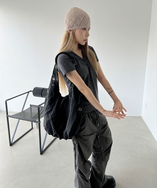 Футболка с капюшоном на пуговицах 4INT
Футболка с капюшоном на пуговицах 4INT