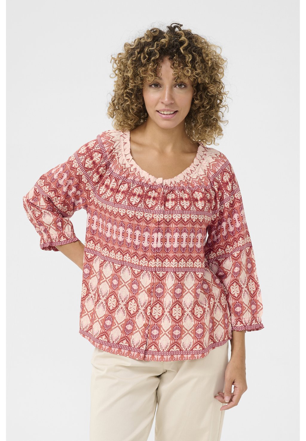 Блуза CRTIAH Cream, светло-красный
Блуза CRTIAH Cream, светло-красный