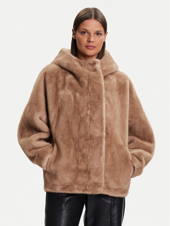 Шуба regular fit Scarlett GV103N Kontatto, коричневый
Шуба regular fit Scarlett GV103N Kontatto, коричневый