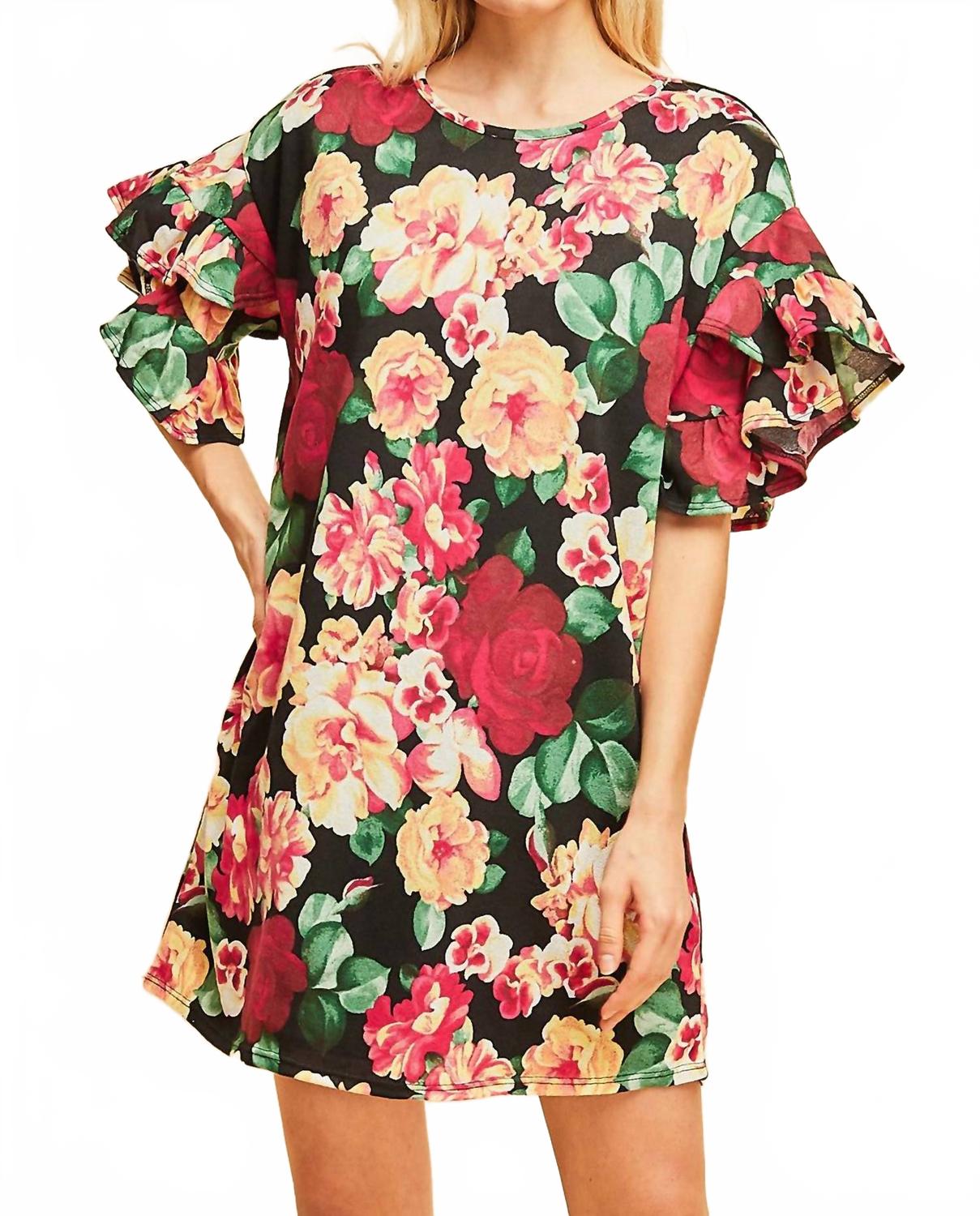 Черное мини-платье с цветочным принтом и рюшами на рукавах Entro 
Черное мини-платье с цветочным принтом и рюшами на рукавах Entro