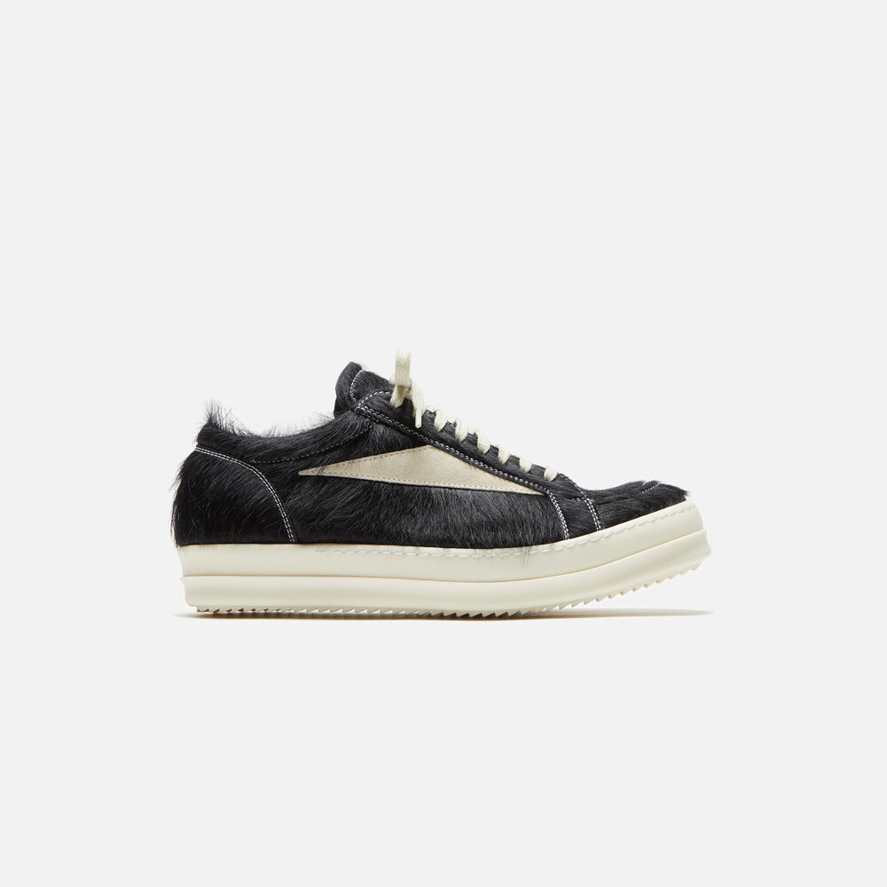 Кроссовки Rick Owens Vintage Sneakers, цвет Black/Milk/Milk Scarpe in Pelliccia
Кроссовки Rick Owens Vintage Sneakers, цвет Black/Milk/Milk Scarpe in Pelliccia