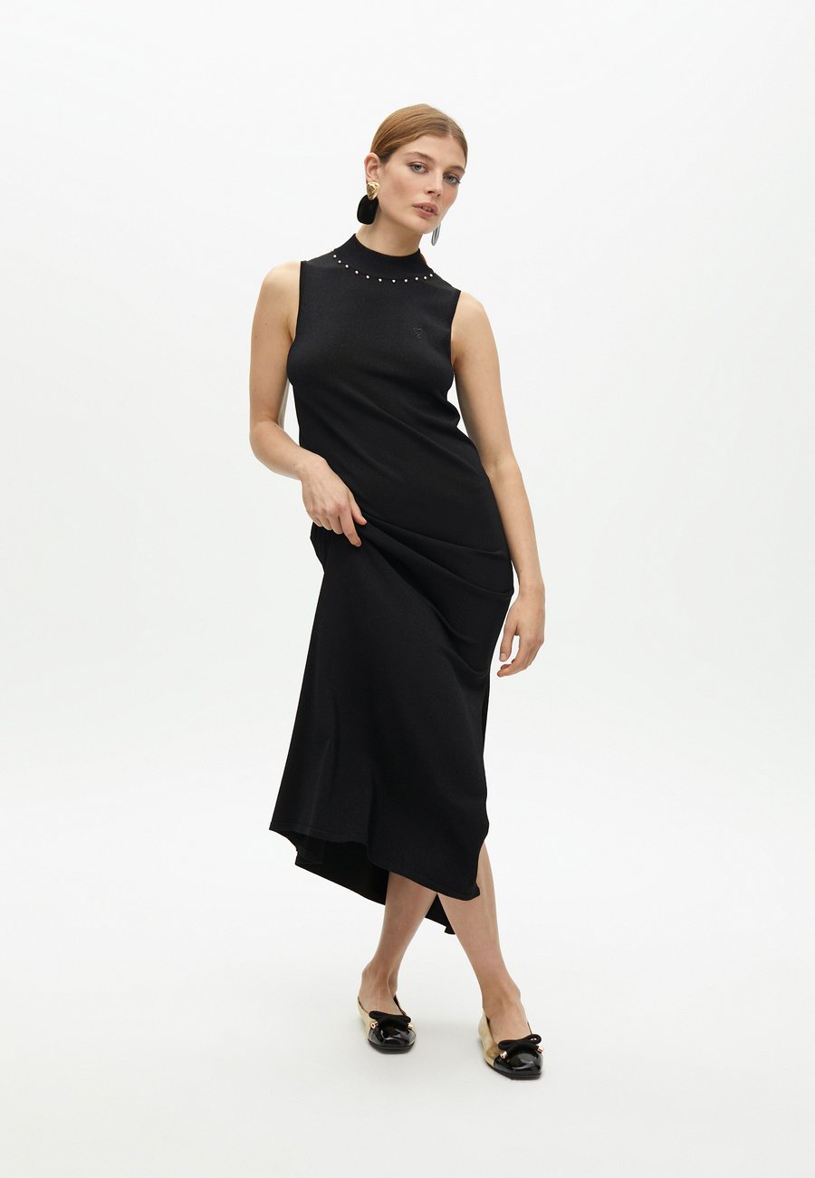Платье LOLA CASADEMUNT Maxi dress, Black
Платье LOLA CASADEMUNT Maxi dress, Black