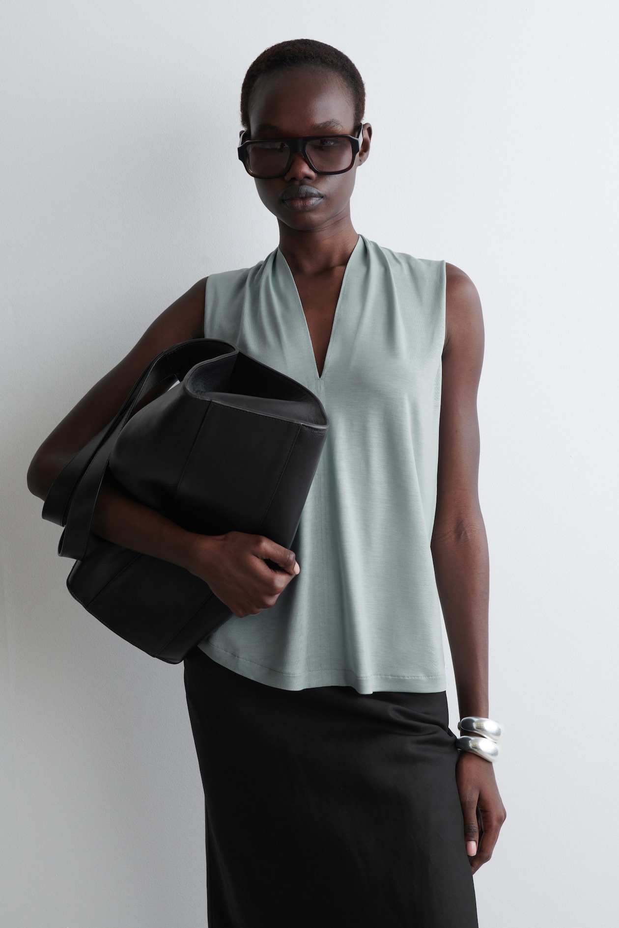 Блузка с v-образным вырезом COS, голубой
Блузка с v-образным вырезом COS, голубой