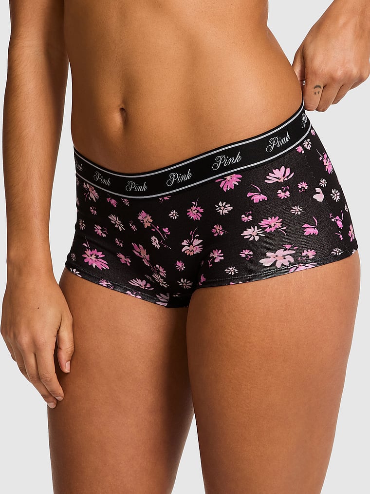 Трусики-Шорты из хлопка с логотипом Pink, smooth black floral ditsy print
Трусики-Шорты из хлопка с логотипом Pink, smooth black floral ditsy print