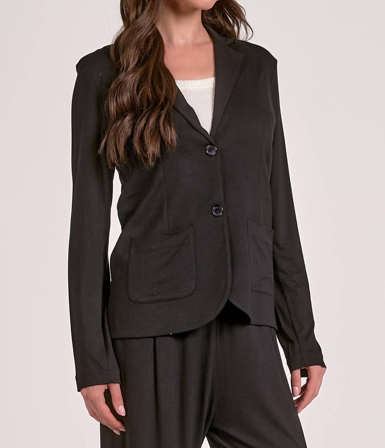 Вита Куртка черная ELAN
Вита Куртка черная ELAN