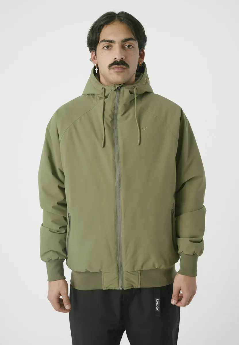 Зимняя куртка Cleptomanicx "Simplist", свободного кроя, зеленый 
Зимняя куртка Cleptomanicx "Simplist", свободного кроя, зеленый