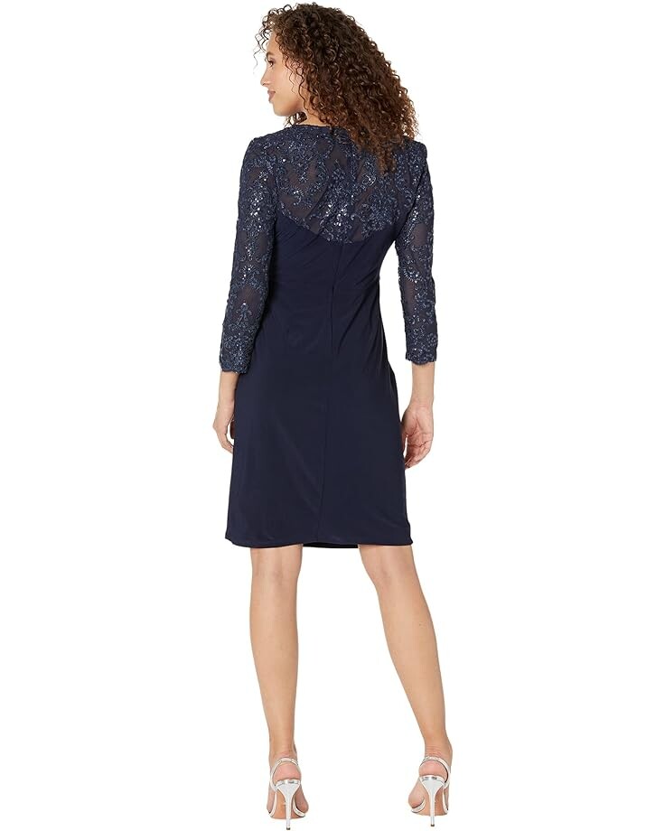 Платье Alex Evenings Short Surplice Neckline Sheath Dress w/ Embroidered Illusion Sleeve, темно-синий
Платье Alex Evenings Short Surplice Neckline Sheath Dress w/ Embroidered Illusion Sleeve, темно-синий