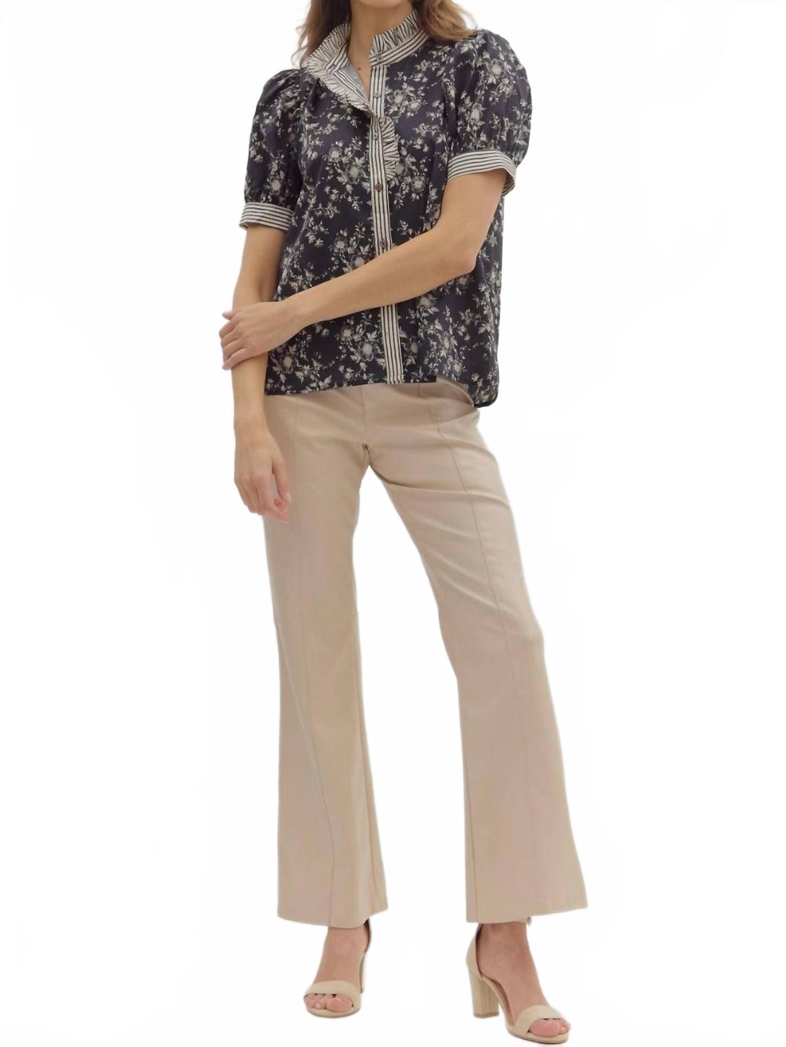 Топ Canby в черном цвете Entro, черный
Топ Canby в черном цвете Entro, черный