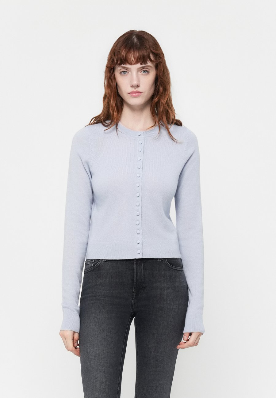 Кардиган pure cashmere BUTTONED CARDIGAN, Baby Blue/Light Blue
Кардиган pure cashmere BUTTONED CARDIGAN, Baby Blue/Light Blue