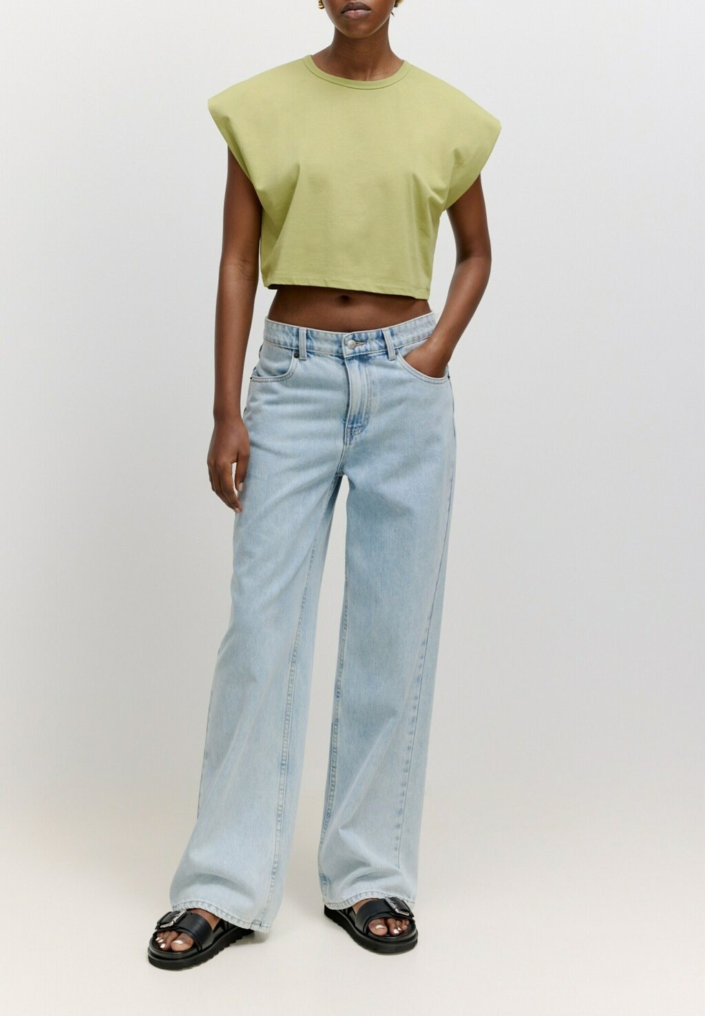 Базовая футболка XOPHIA EDITED, зеленый
Базовая футболка XOPHIA EDITED, зеленый