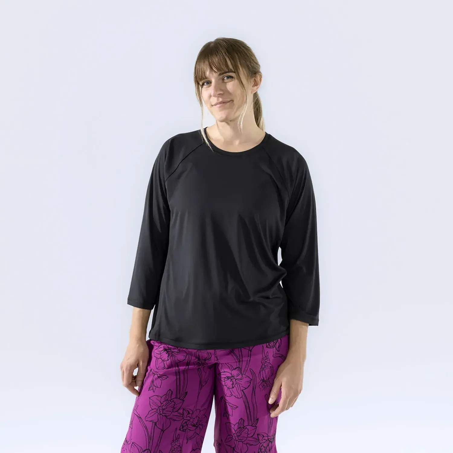 Велосипедная футболка с тремя четвертями рукавами Sloane - женская Wild Rye, Black
Велосипедная футболка с тремя четвертями рукавами Sloane - женская Wild Rye, Black