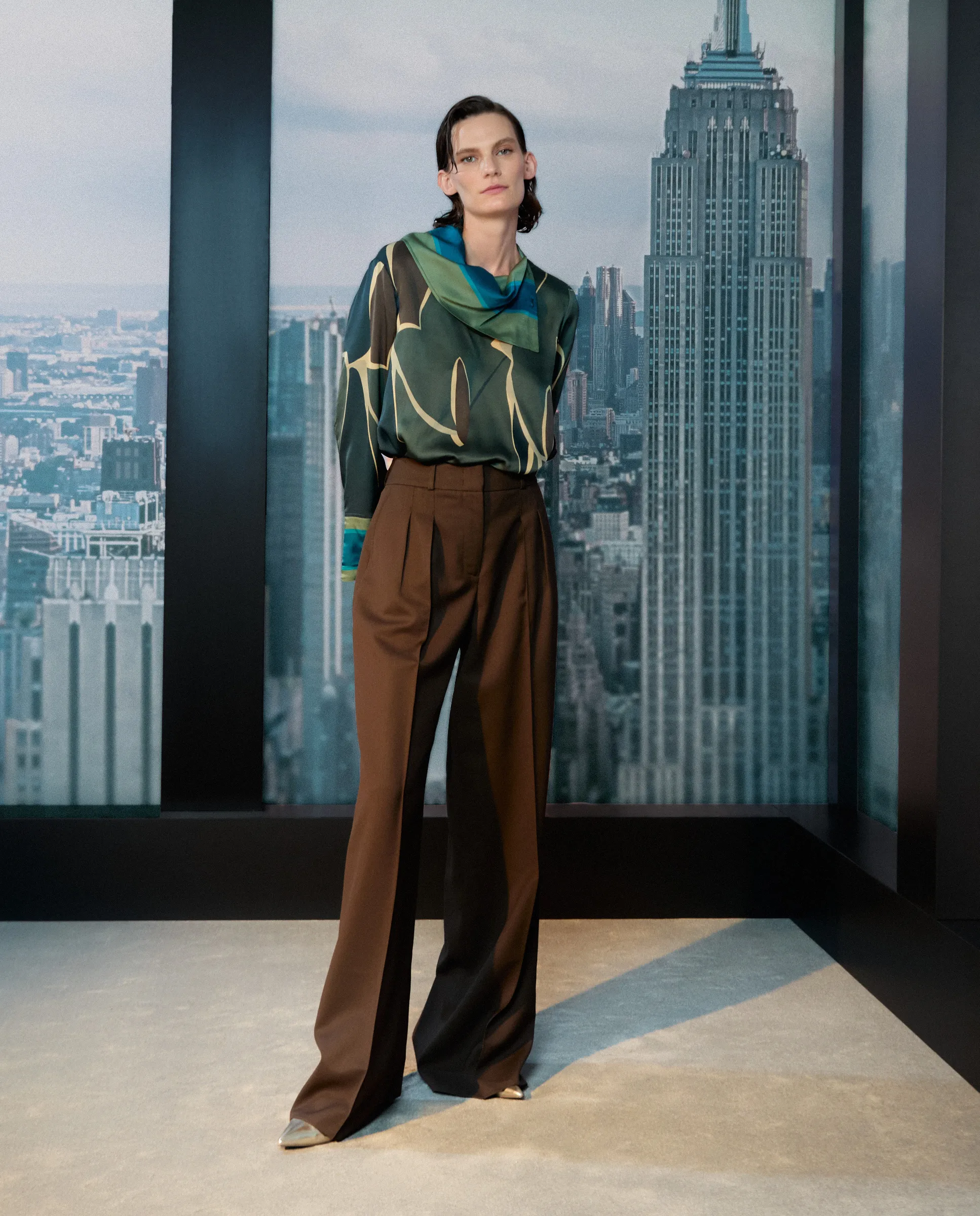 Женские брюки свободного кроя со стрелками Woman Limited El Corte Inglés, зеленый
Женские брюки свободного кроя со стрелками Woman Limited El Corte Inglés, зеленый