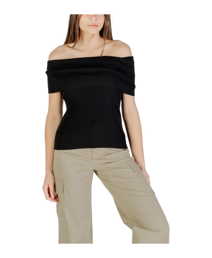 Черный трикотажный топ в рубчик с вырезом-лодочкой Only, черный
Черный трикотажный топ в рубчик с вырезом-лодочкой Only, черный