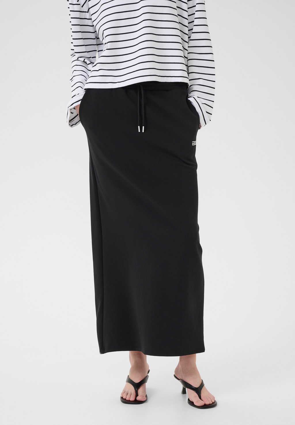 Юбка макси Gestuz, черный
Юбка макси Gestuz, черный