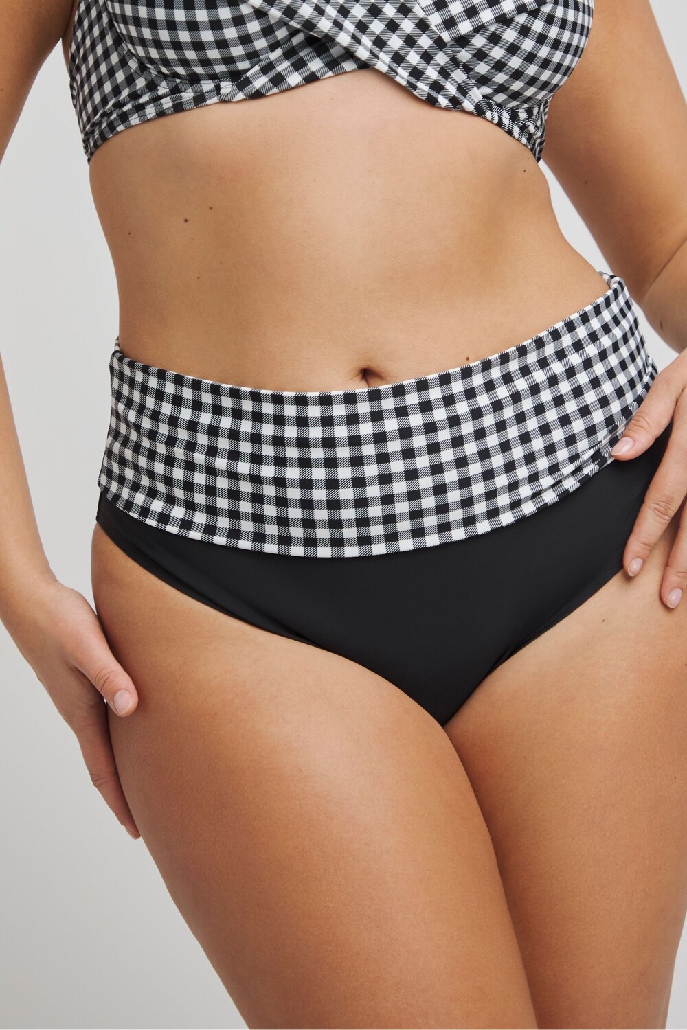 Клетчатый дизайн с индивидуально подобранными плавками бикини Figleaves, черный
Клетчатый дизайн с индивидуально подобранными плавками бикини Figleaves, черный