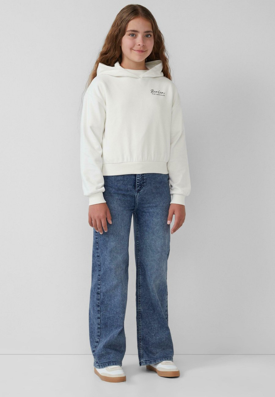 Худи s.Oliver CROPPED IM MIT RÜCKENPRINT, Creme/Off-White
Худи s.Oliver CROPPED IM MIT RÜCKENPRINT, Creme/Off-White