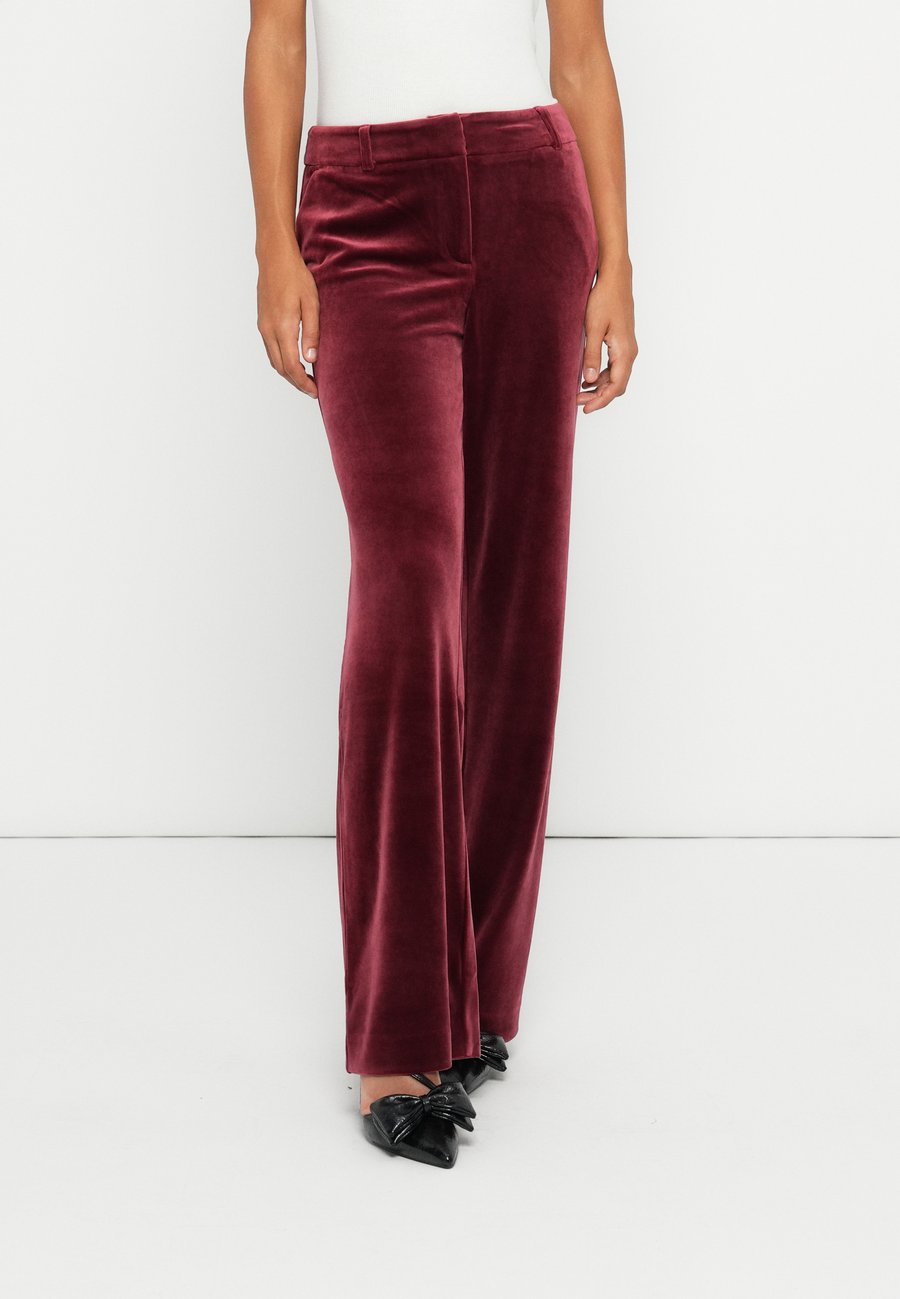 Брюки ONLY ONLKAYLE ELSY PANT, Cabernet/Bordeaux
Брюки ONLY ONLKAYLE ELSY PANT, Cabernet/Bordeaux