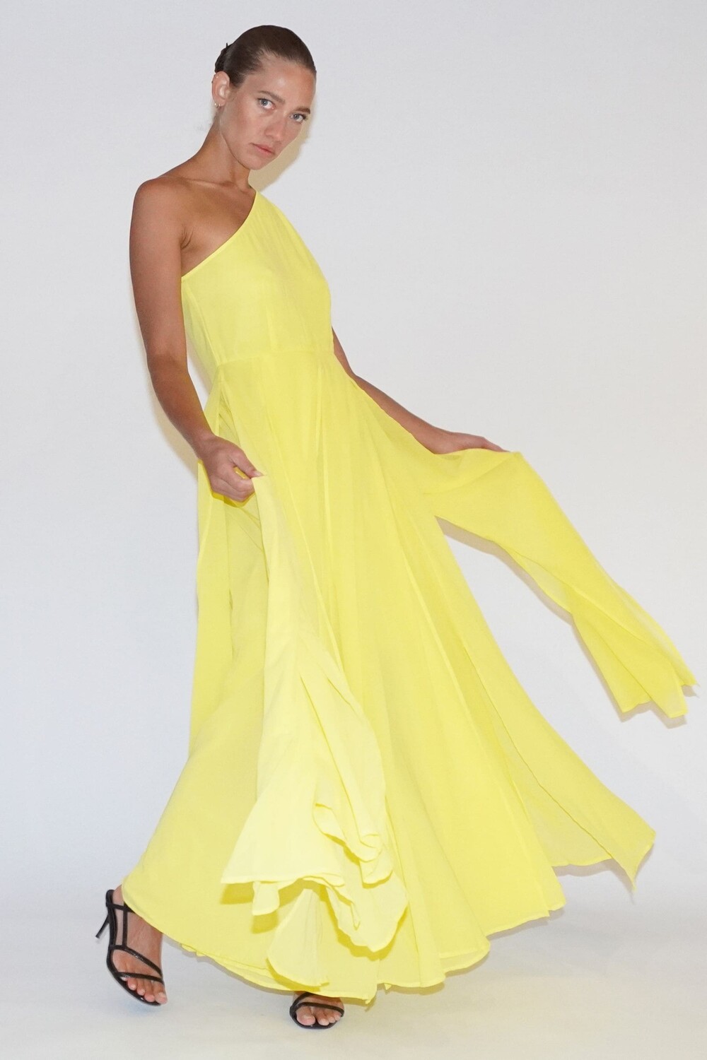 Платье макси на одно плечо с пышной юбкой Religion, желтый
Платье макси на одно плечо с пышной юбкой Religion, желтый