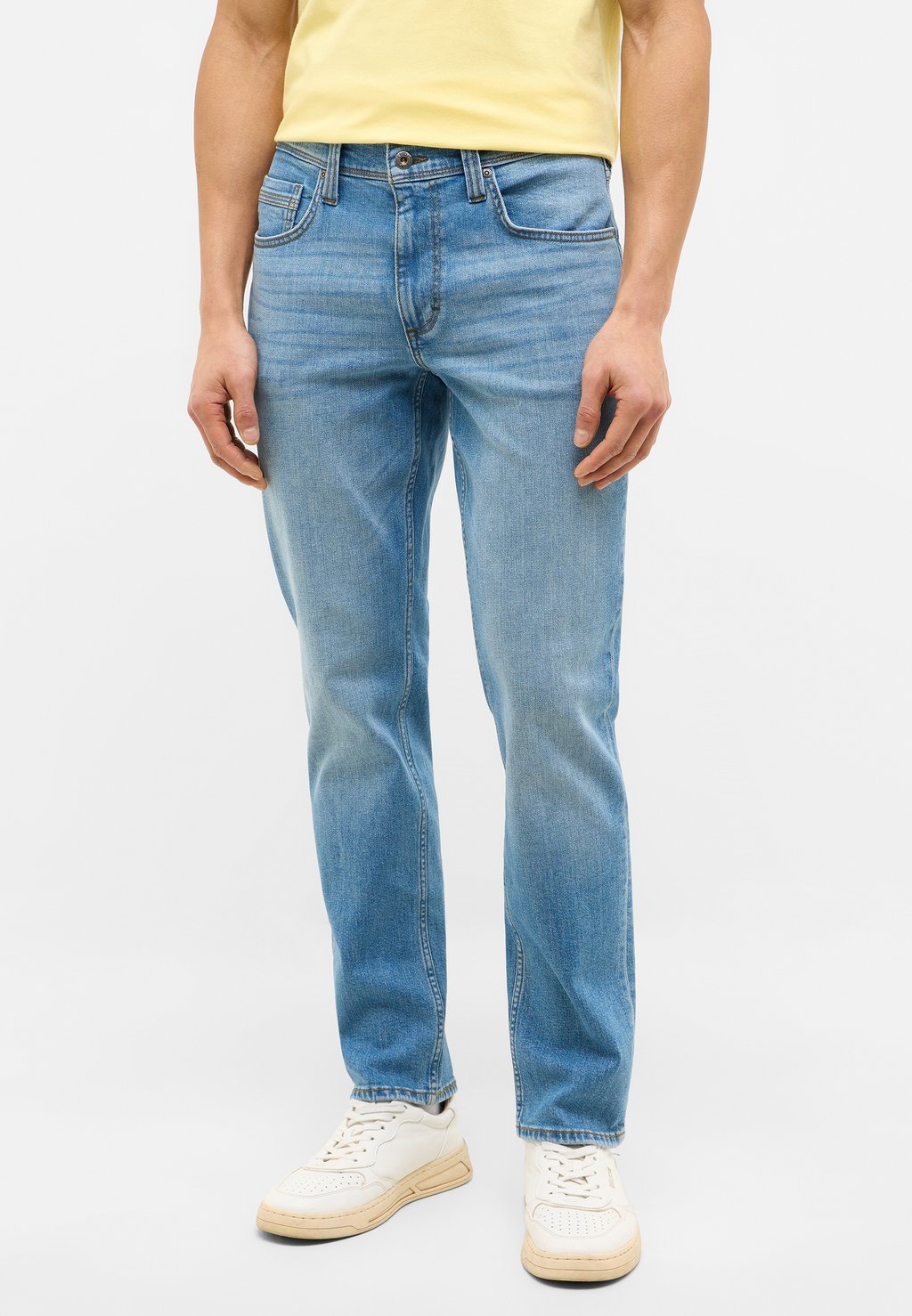 Джинсы прямого кроя STYLE WASHINGTON STRAIGHT Mustang, светло-голубой 
Джинсы прямого кроя STYLE WASHINGTON STRAIGHT Mustang, светло-голубой