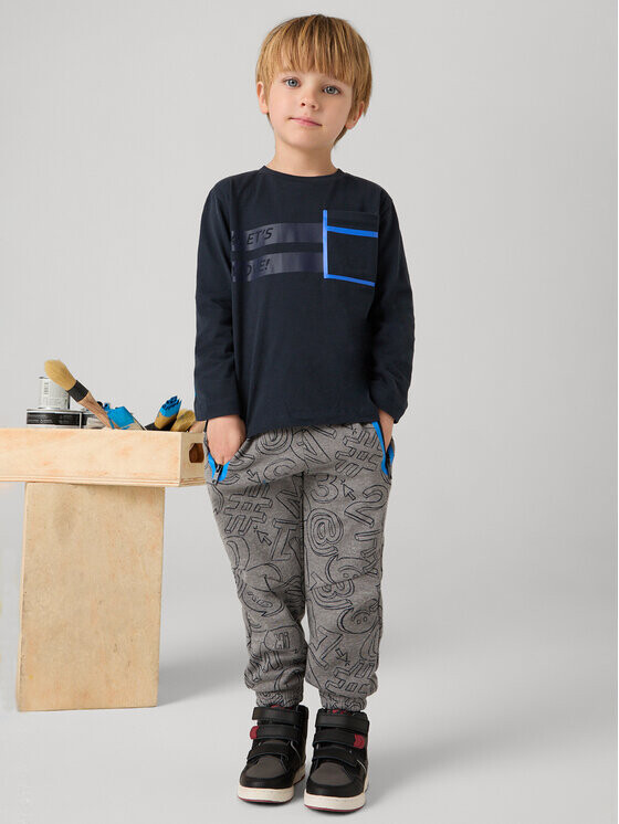 Спортивные брюки стандартного кроя Mayoral, серый
Спортивные брюки стандартного кроя Mayoral, серый