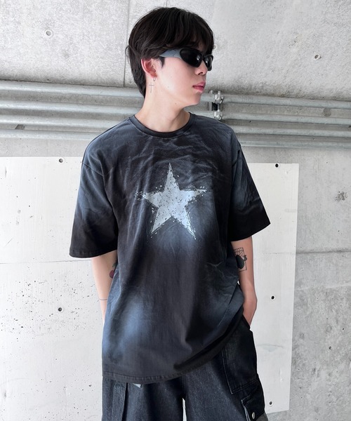 Футболка с принтом из фольгированной звезды Figments, черный
Футболка с принтом из фольгированной звезды Figments, черный