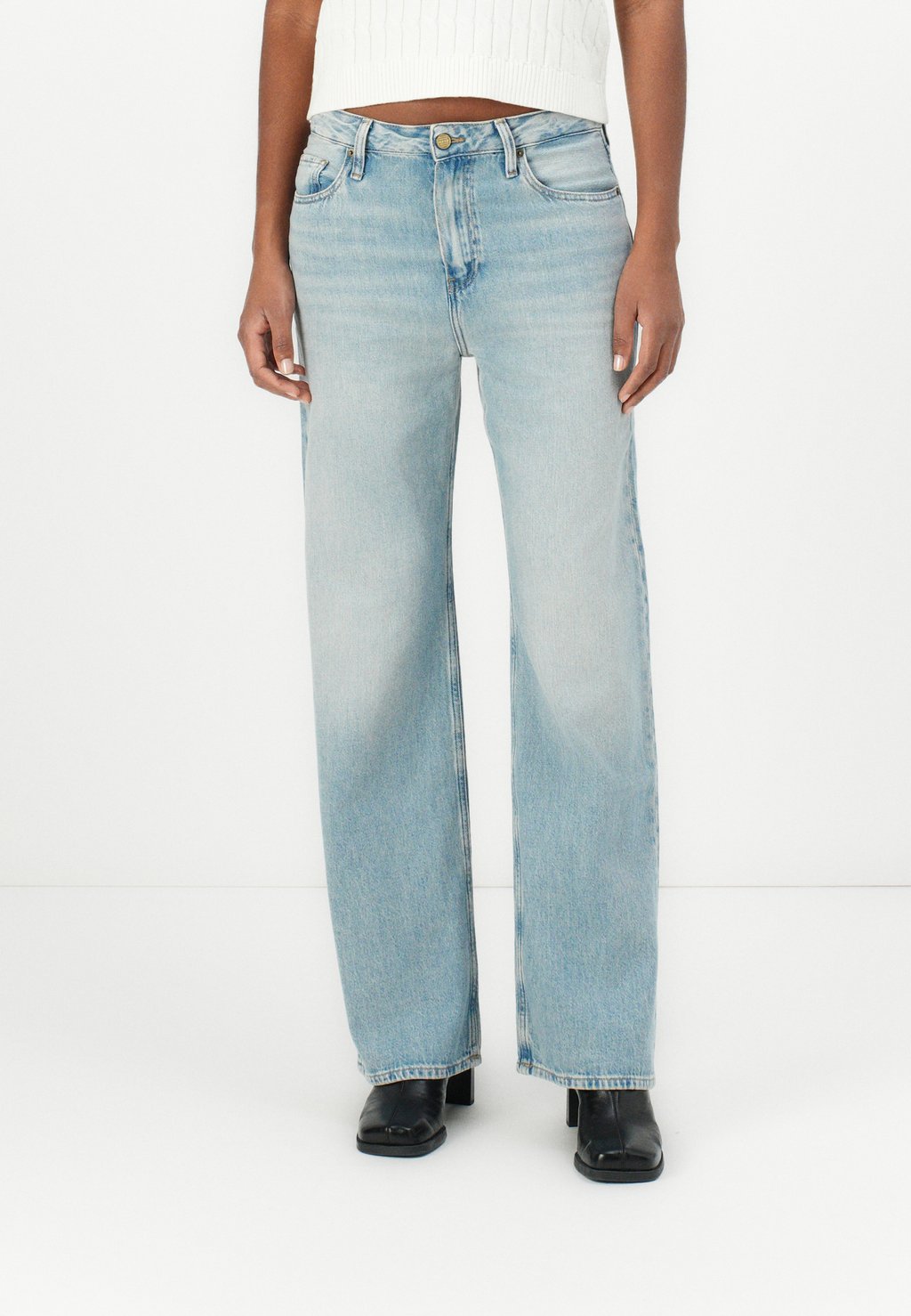 Джинсы прямого кроя LOOSE Tommy Hilfiger, цвет Blue Denim
Джинсы прямого кроя LOOSE Tommy Hilfiger, цвет Blue Denim