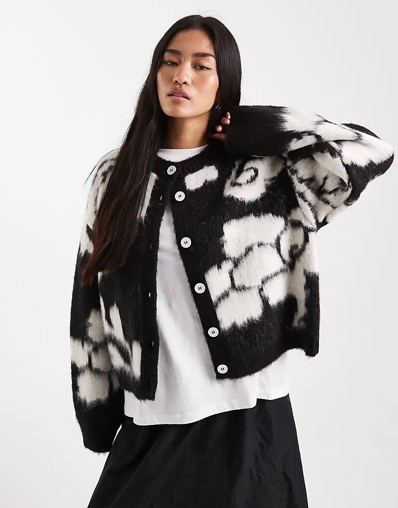 Черный вязаный кардиган с цветочным принтом ASOS DESIGN
Черный вязаный кардиган с цветочным принтом ASOS DESIGN