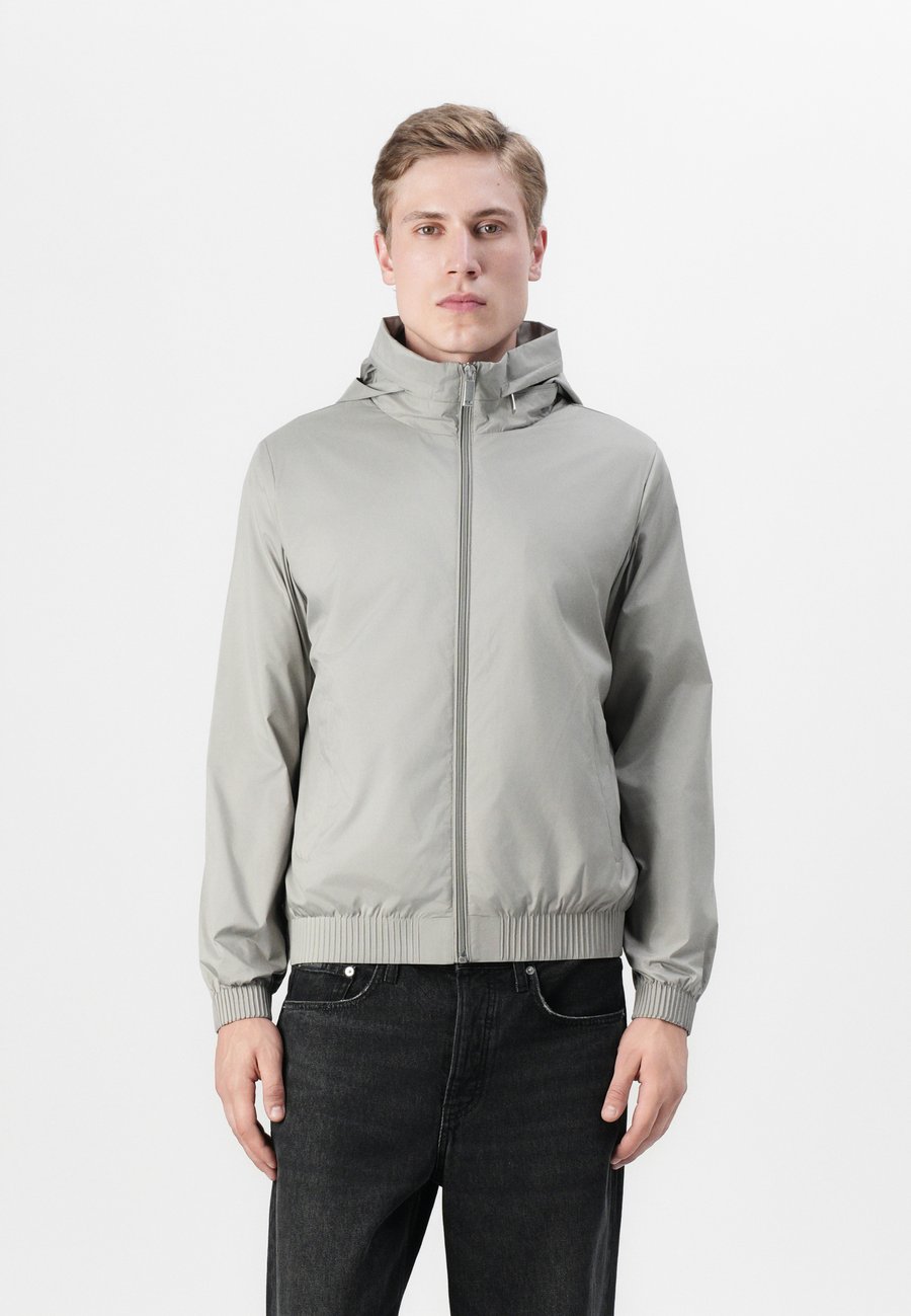 Куртка Calvin Klein Waterproof jacket, Mourning Dove/Beige
Куртка Calvin Klein Waterproof jacket, Mourning Dove/Beige