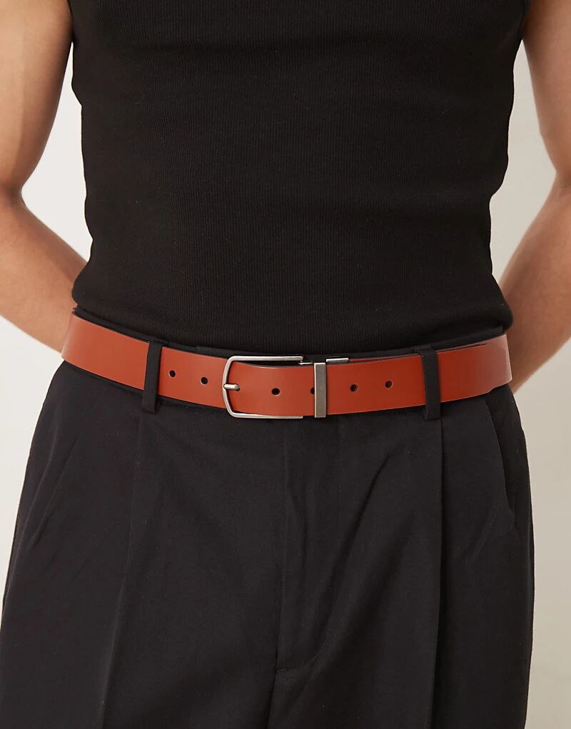 Двусторонний кожаный ремень ASOS DESIGN коричневого и бежевого цветов
Двусторонний кожаный ремень ASOS DESIGN коричневого и бежевого цветов