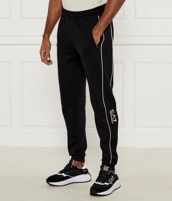 Спортивные штаны мужские Ea7 с лампасами, черный
Спортивные штаны мужские Ea7 с лампасами, черный