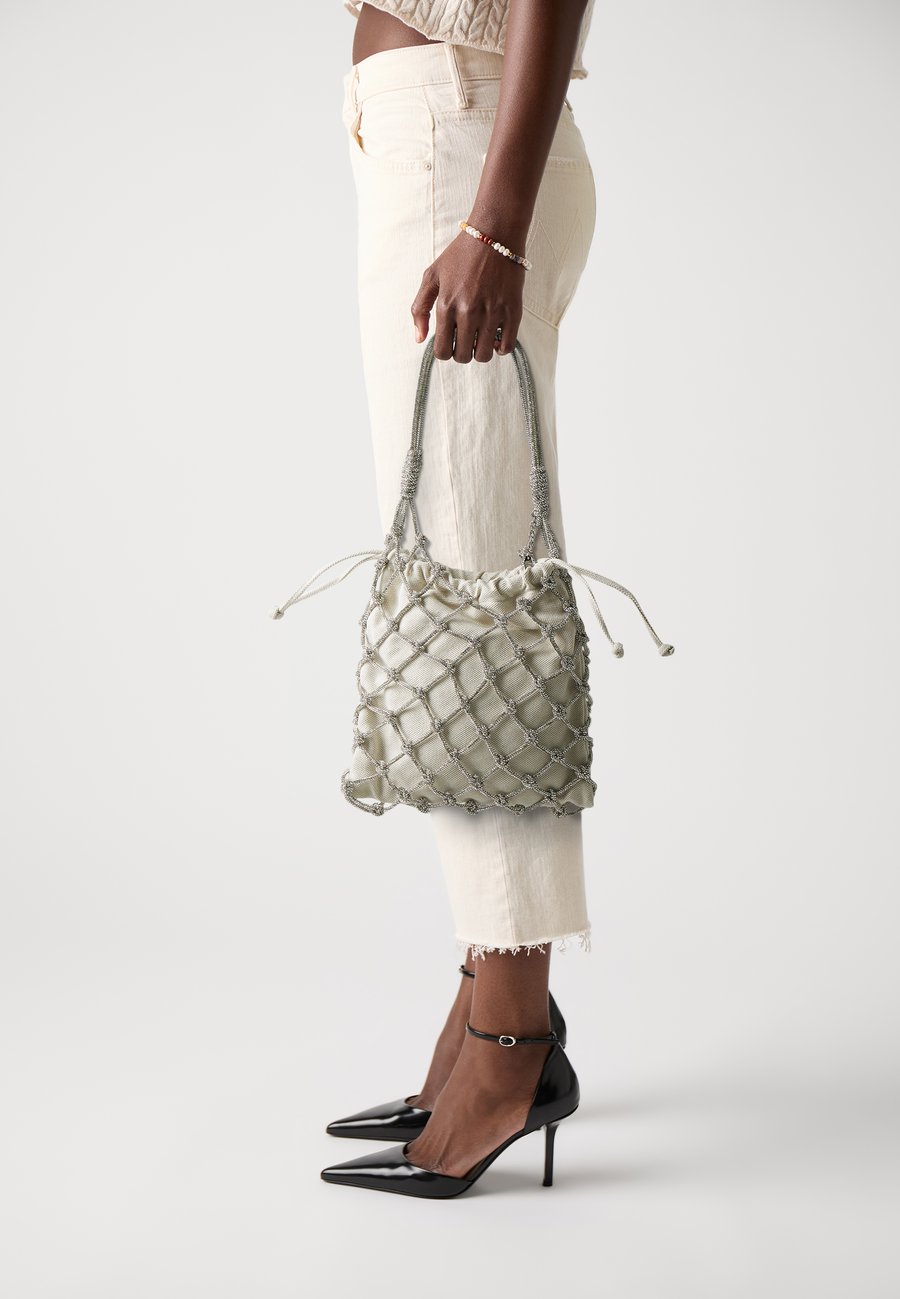 Сумка Ted Baker KYLISA, Silver-Coloured
Сумка Ted Baker KYLISA, Silver-Coloured