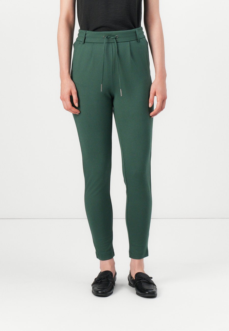 Брюки ONLY ONLPOPTRASH LIFE , Pineneedle/Dark Green
Брюки ONLY ONLPOPTRASH LIFE , Pineneedle/Dark Green