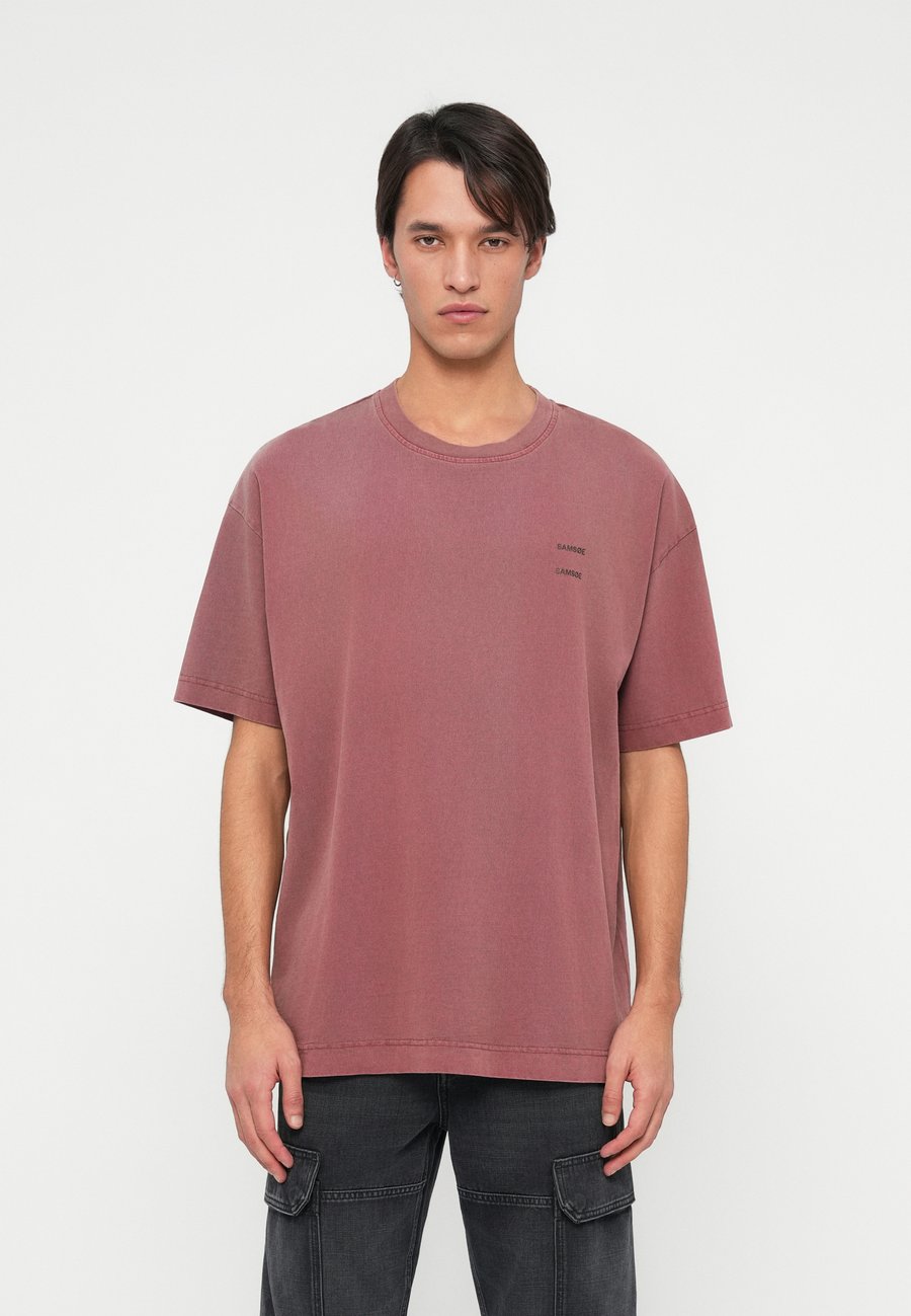 Футболка Samsøe Samsøe JOEL, Rum Raisin/Red, Красный, Футболка Samsøe Samsøe JOEL, Rum Raisin/Red
Футболка Samsøe Samsøe JOEL, Rum Raisin/Red, Красный, Футболка Samsøe Samsøe JOEL, Rum Raisin/Red
