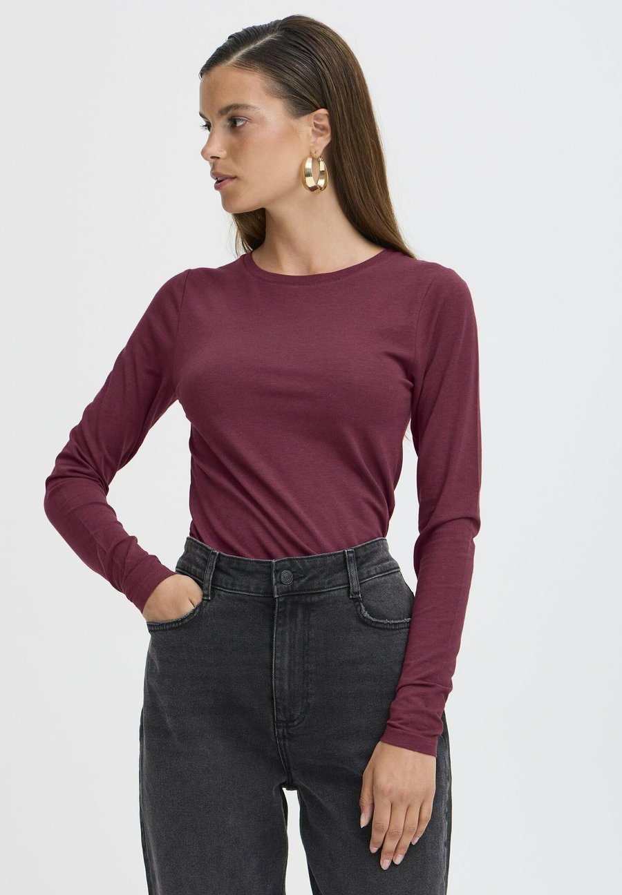 Топ b.young PAMILA LS TSHIRT, Port Royale/Bordeaux
Топ b.young PAMILA LS TSHIRT, Port Royale/Bordeaux