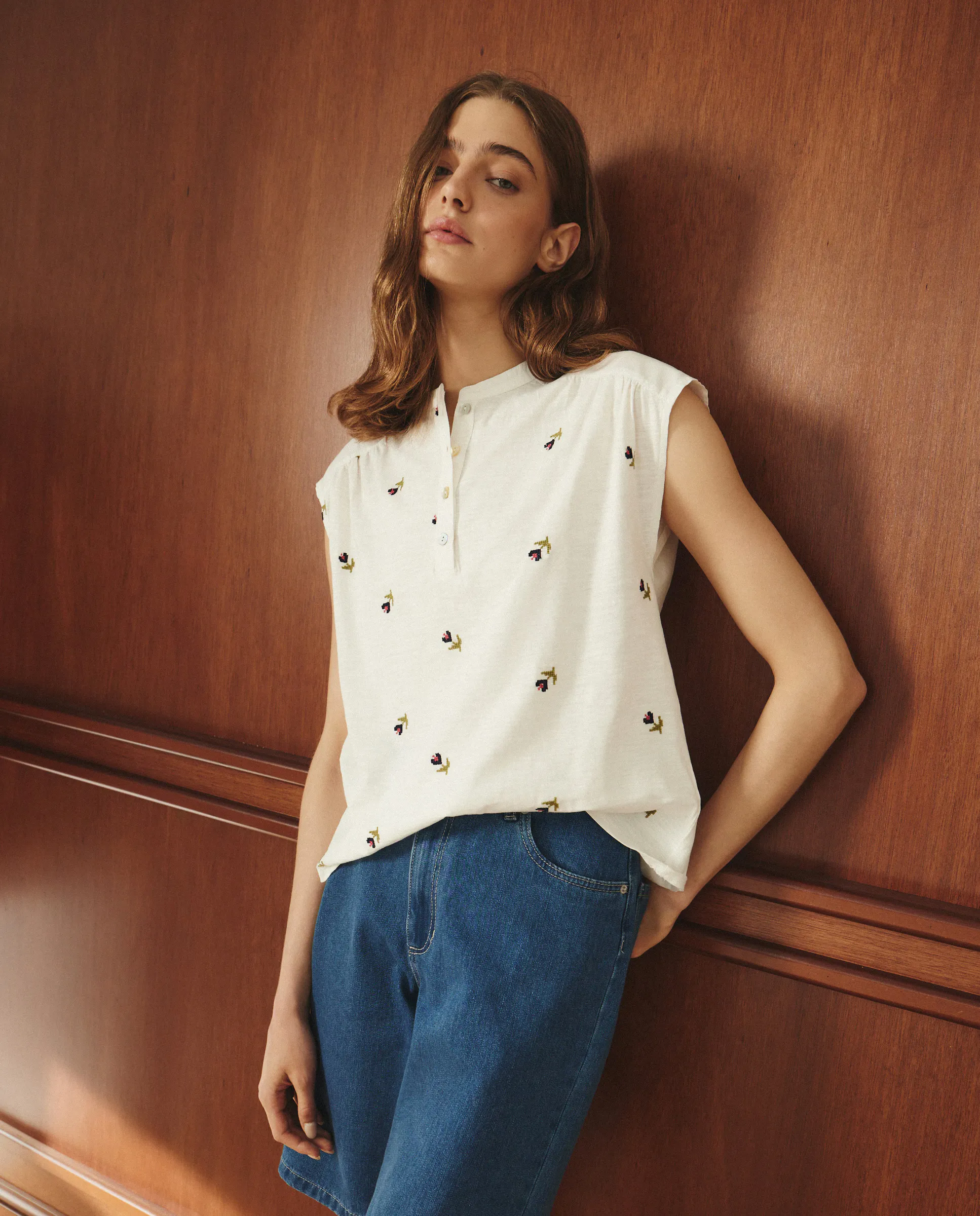 Женская однотонная футболка с коротким рукавом Lloyd's, белый 
Женская однотонная футболка с коротким рукавом Lloyd's, белый