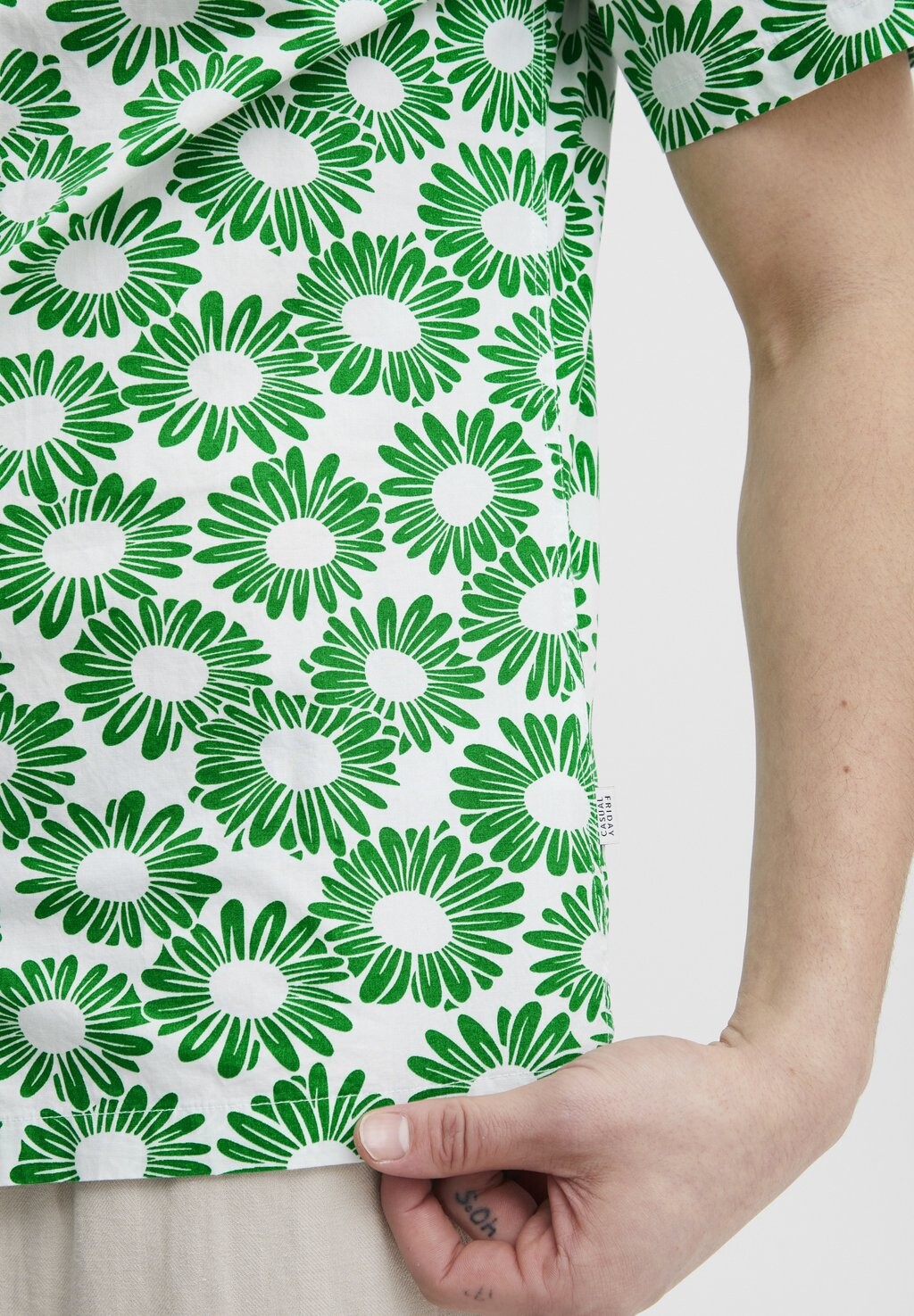 Рубашка CFANTON S FLOWER PRINTED Casual Friday, цвет Jelly Bean 
Рубашка CFANTON S FLOWER PRINTED Casual Friday, цвет Jelly Bean