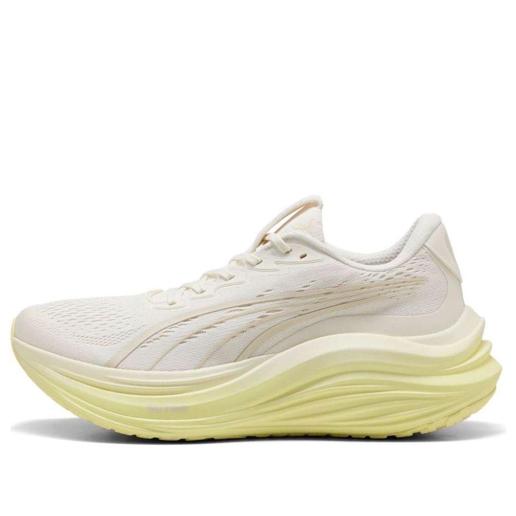 Puma MagMax Nitro 'Warm White Gold Moon'
Puma MagMax Nitro 'Warm White Gold Moon'