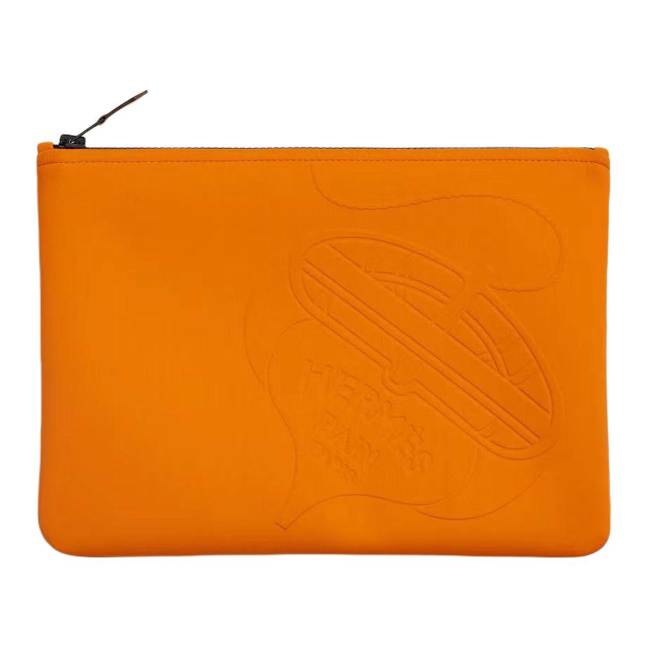 HERMES Полиамидовая сумочка-клатч среднего размера женская оранжевая
HERMES Полиамидовая сумочка-клатч среднего размера женская оранжевая