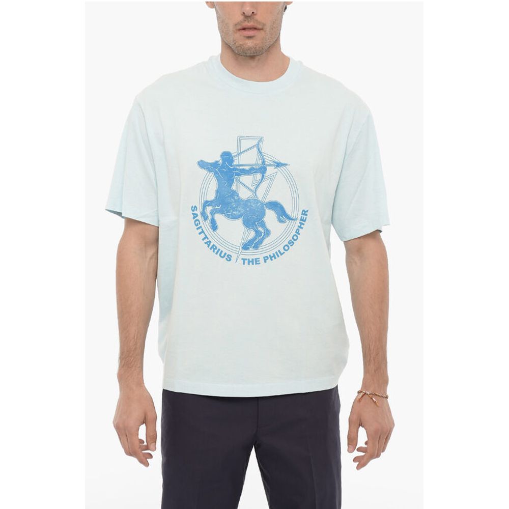 Футболка с круглым вырезом и принтом SAGITTARIUS THE PHILOSOPHER Neil Barrett, Light Blue
Футболка с круглым вырезом и принтом SAGITTARIUS THE PHILOSOPHER Neil Barrett, Light Blue