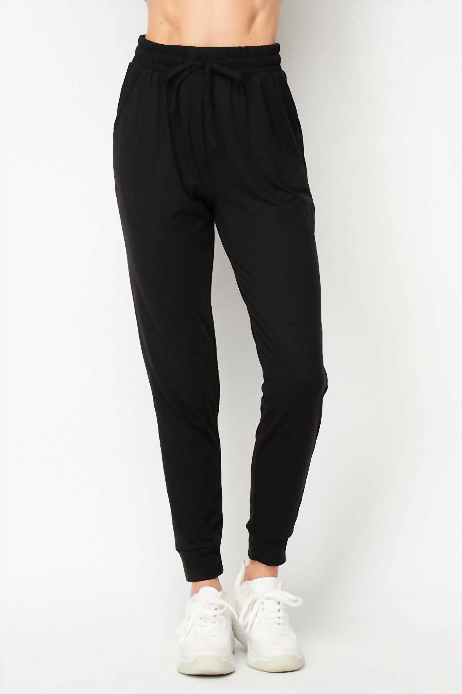 Мягкие как масло джоггеры в черном цвете USA Fashion
Мягкие как масло джоггеры в черном цвете USA Fashion