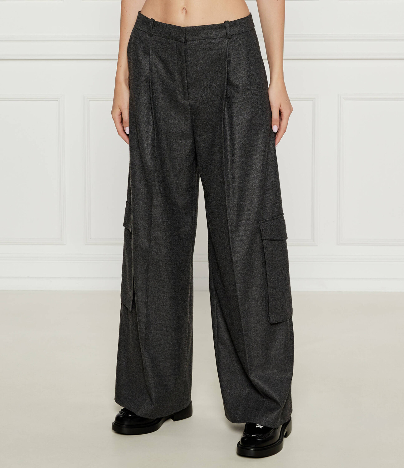 Брюки HUGO Herota flare fit, цвет grafite
Брюки HUGO Herota flare fit, цвет grafite