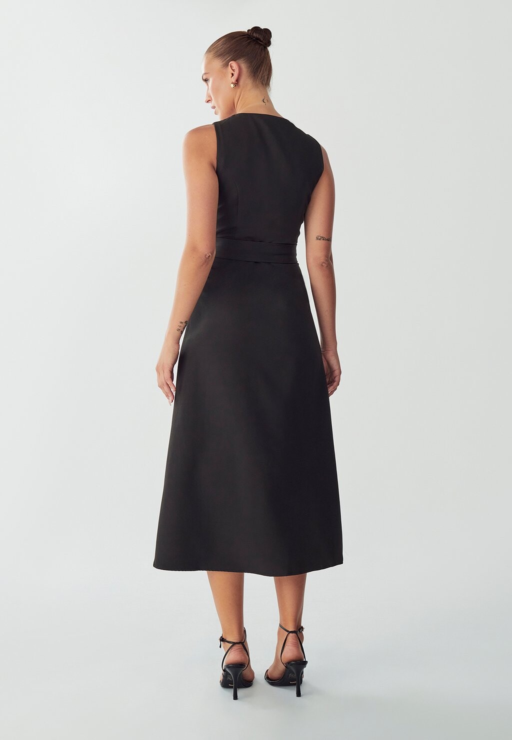 Повседневное платье WILLA, черный
Повседневное платье WILLA, черный