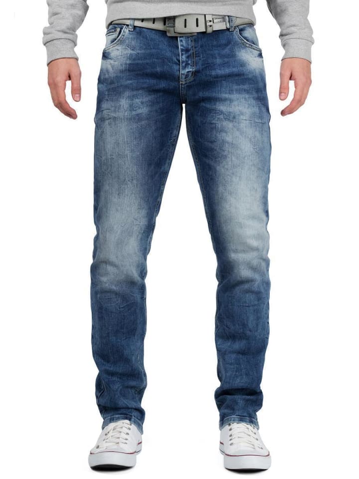 Джинсы темно-синего цвета Cipo & Baxx
Джинсы темно-синего цвета Cipo & Baxx