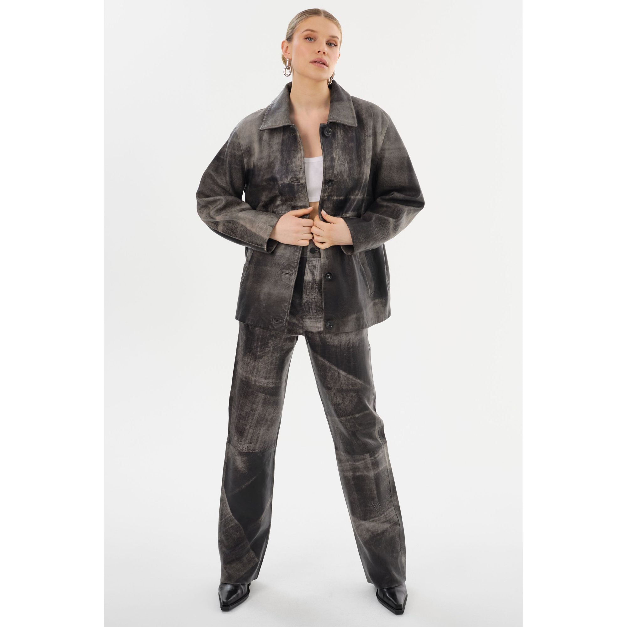 Пресли | Кожаная куртка Lamarque, серый
Пресли | Кожаная куртка Lamarque, серый