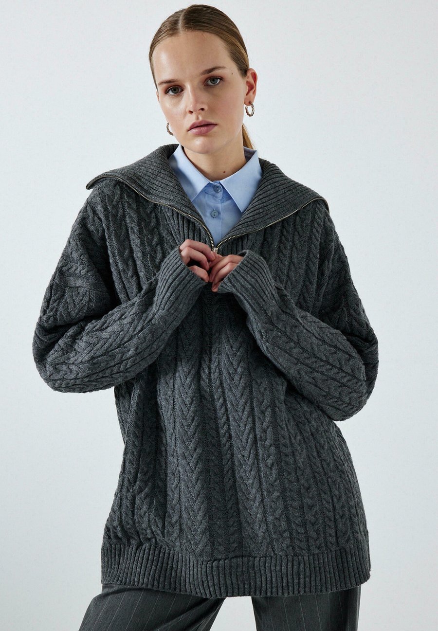 Джемпер Touché Privé Jumper, Gray/Dark Grey
Джемпер Touché Privé Jumper, Gray/Dark Grey