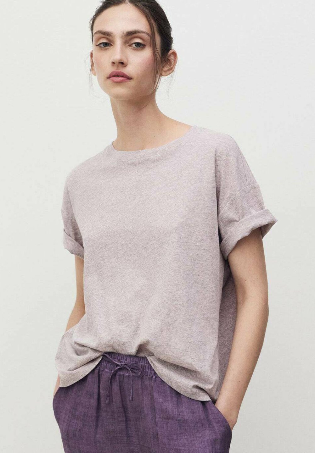 Базовая футболка VIGO Mango, сиреневый
Базовая футболка VIGO Mango, сиреневый