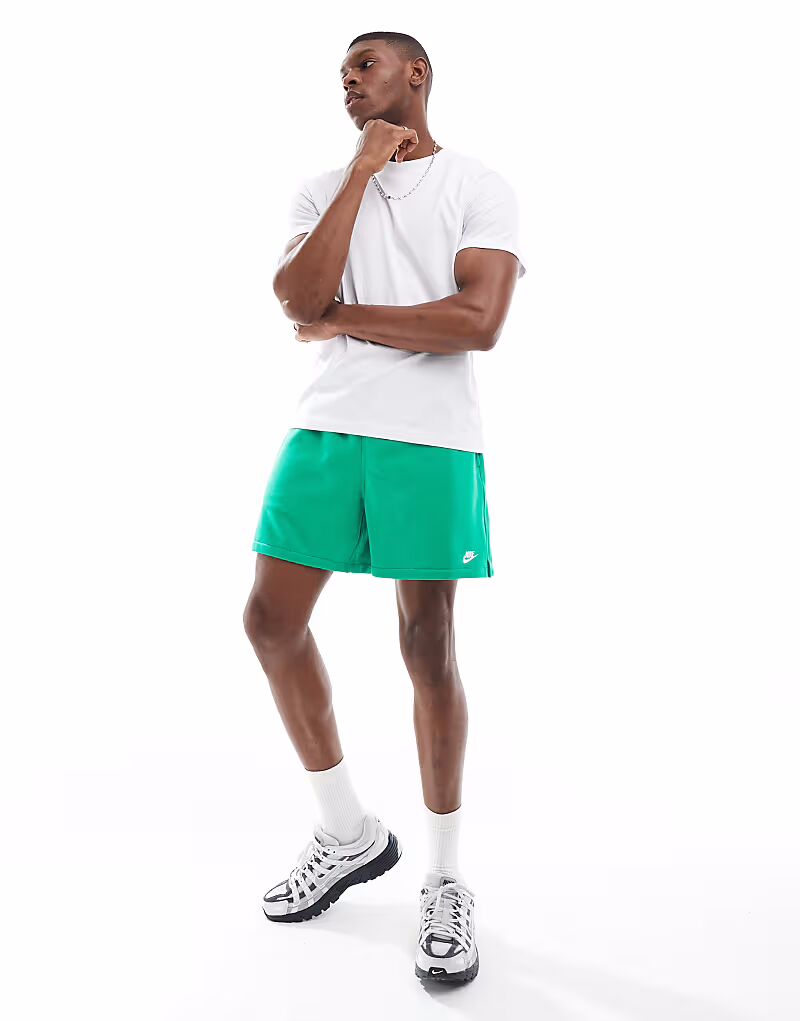 Шорты Nike Club зеленого цвета
Шорты Nike Club зеленого цвета